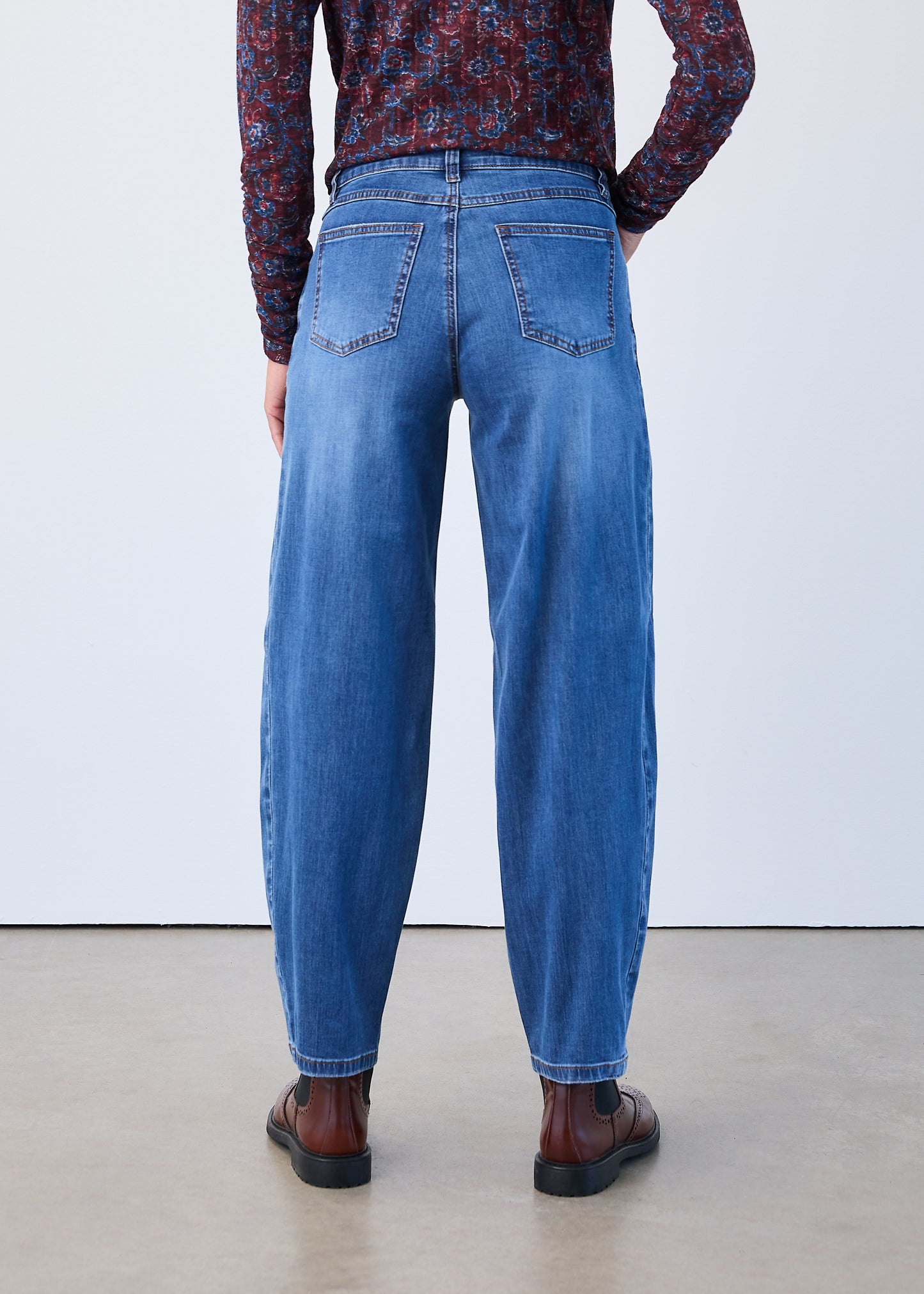 Girlfriend Barrel Ankle Pant