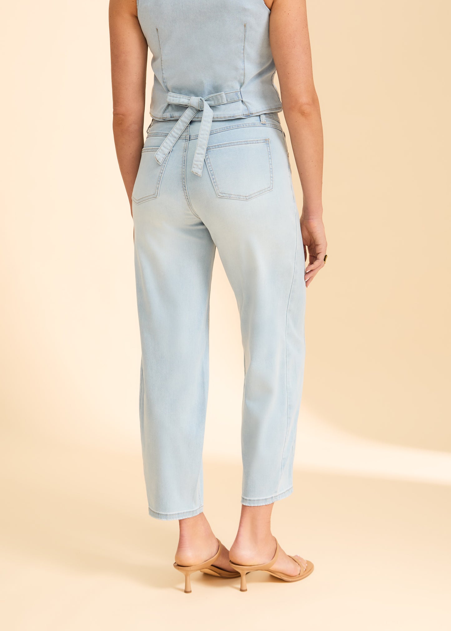 Girlfriend Barrel Ankle Pant