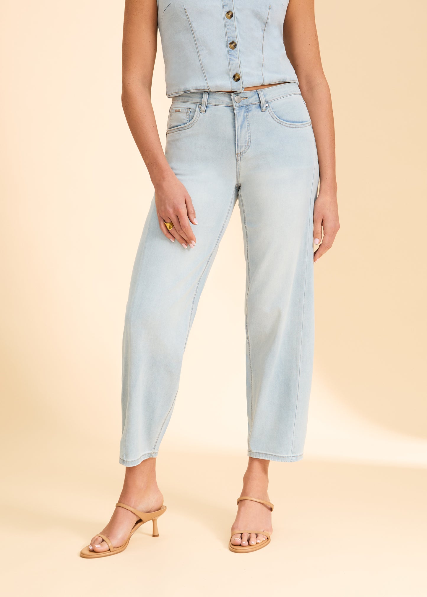 Girlfriend Barrel Ankle Pant