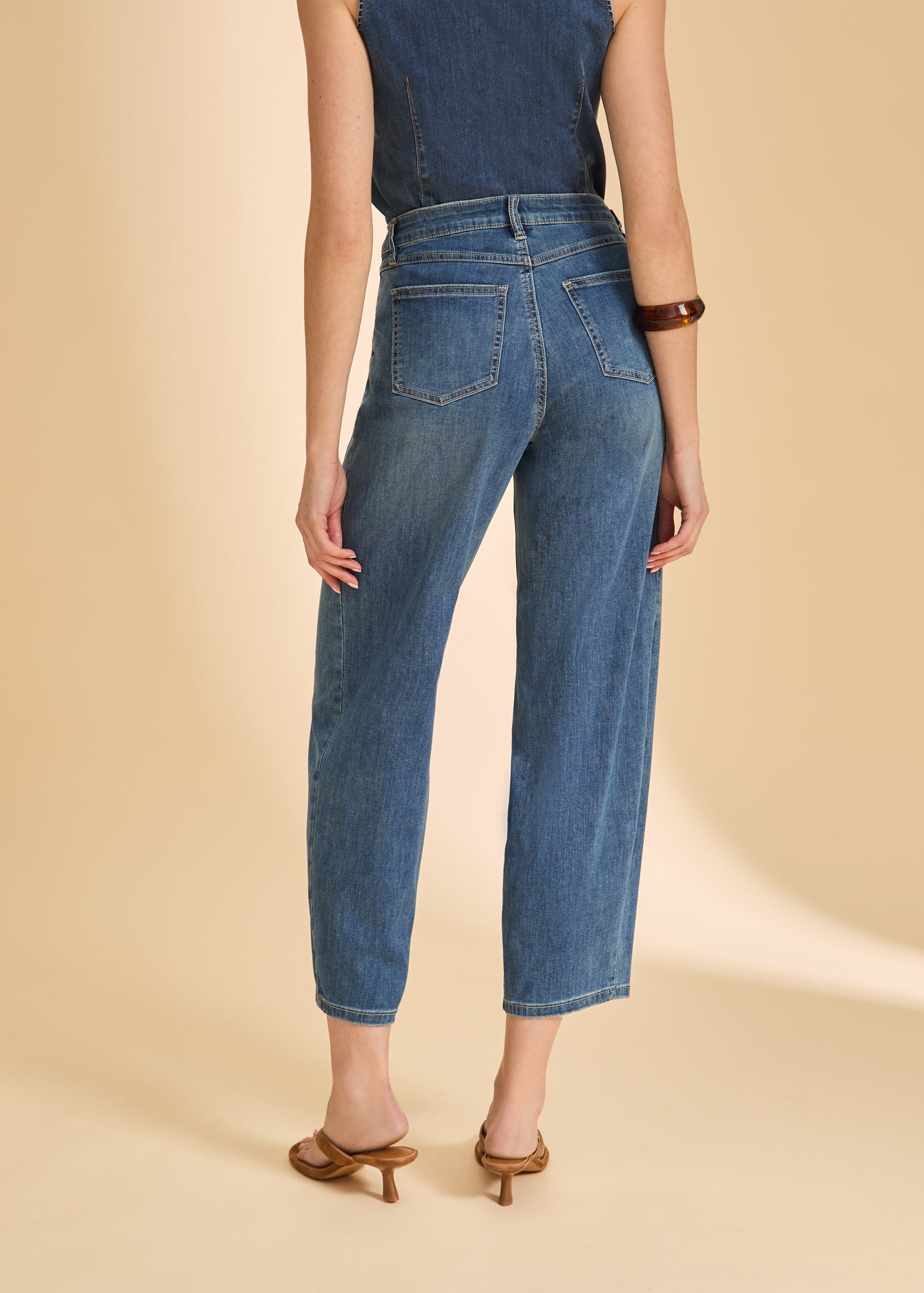 Girlfriend Barrel Ankle Pant