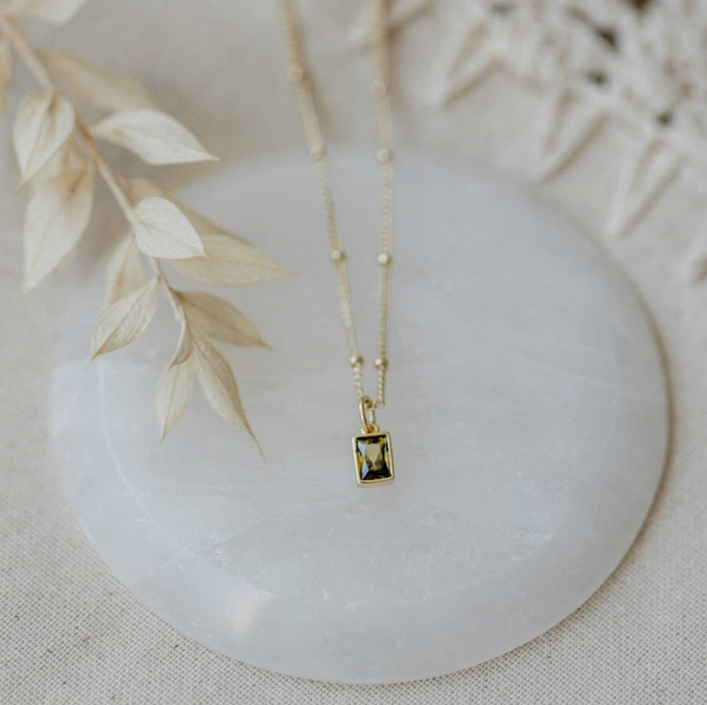 Glim Necklace Moss Green